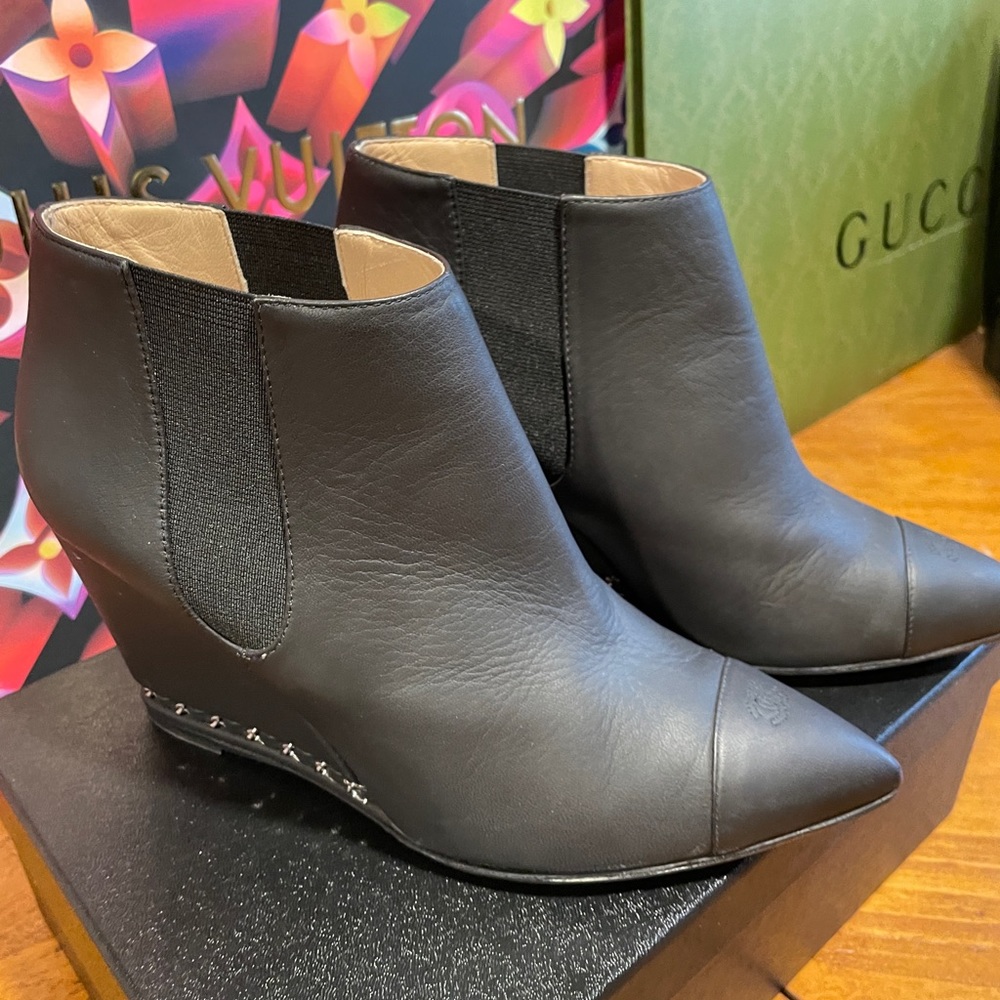 CHANEL Wedge Chain Booties Boots Black EUC sz39.5